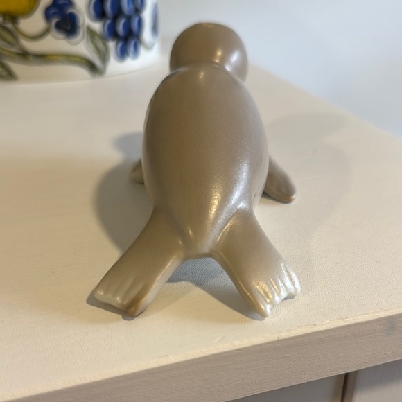 Baby Seal Ceramic Figurine Decor Statue - Picture 7 of 8